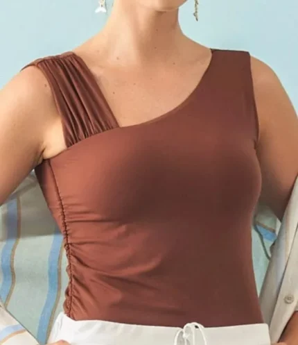 Blusa com Alça Drapeada em Poliamida